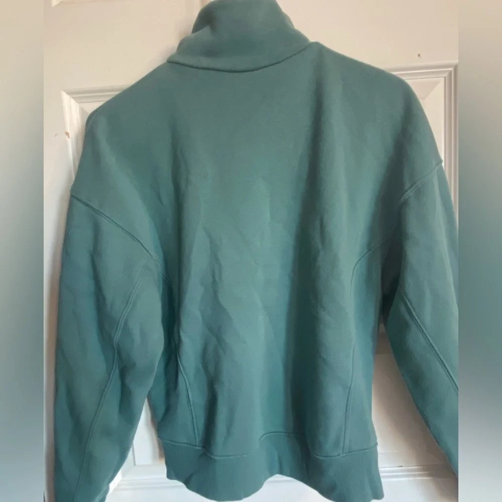 UNIVERSAL THREAD QUARTER ZIP! - Picture 3 of 5